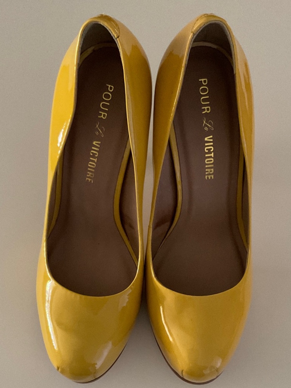 Pour La Victoire Yellow Patent Round-Toe Pumps
Irina - Yellow Foil Cloudy Patent